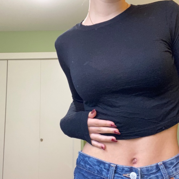 black tank top - Picture 5 of 9